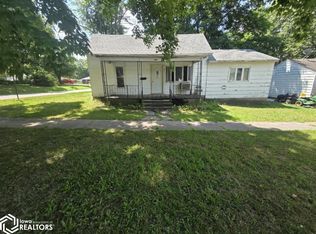 403 E Adams St, Mount Ayr, IA 50854