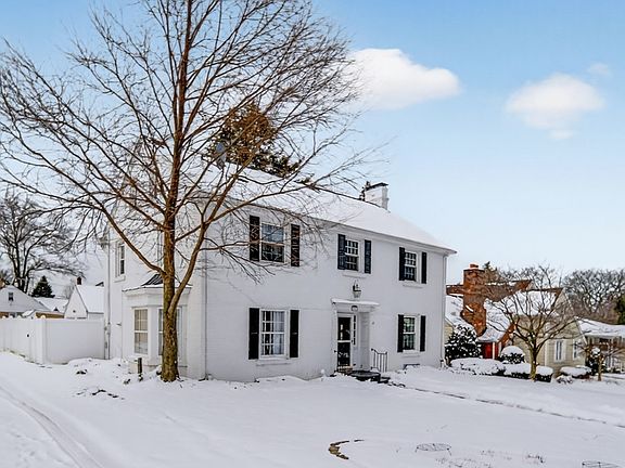 3rd image of 710 Connecticut Dr
