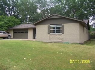 103 Walnut Grove Ave, Springdale, AR 72764