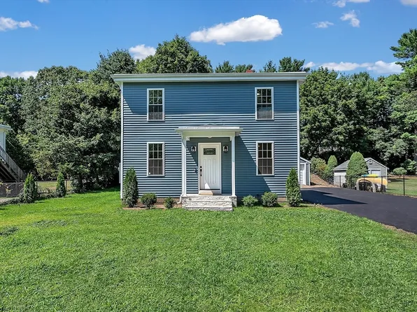 87 School St, Hanover, MA 02339