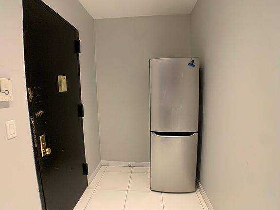 5th image of 350 Manhattan Ave #5