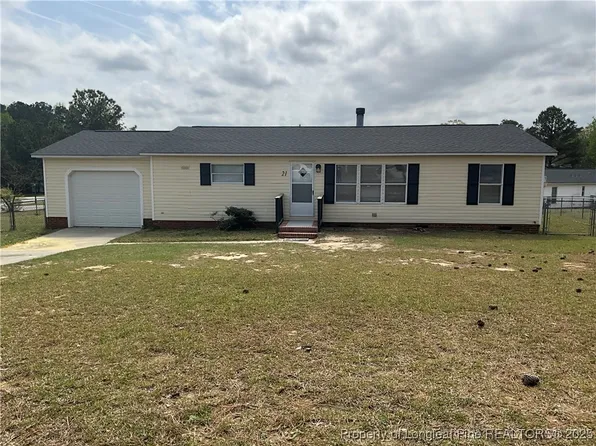 21 Plymouth Ct, Spring Lake, NC 28390