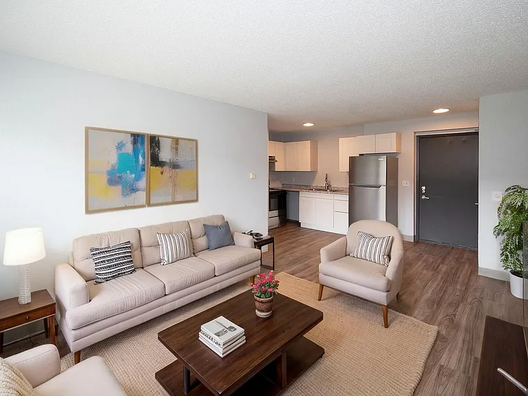 Meadow Park Apartments — Photo 1