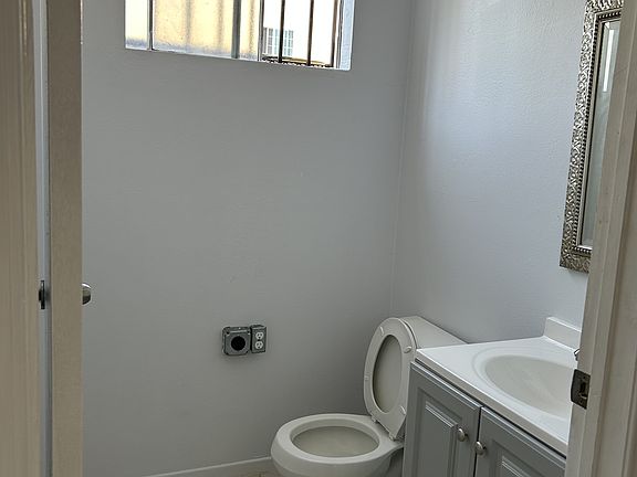5th image of 2021 Workman St #2021