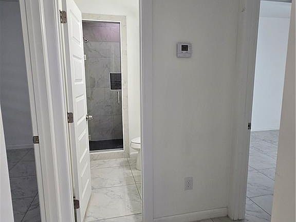 5th image of 918 N Woodson Ave #4