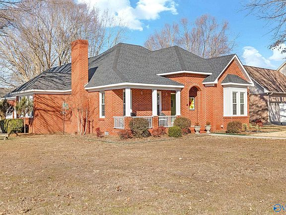 4th image of 2209 Springdale Dr SW