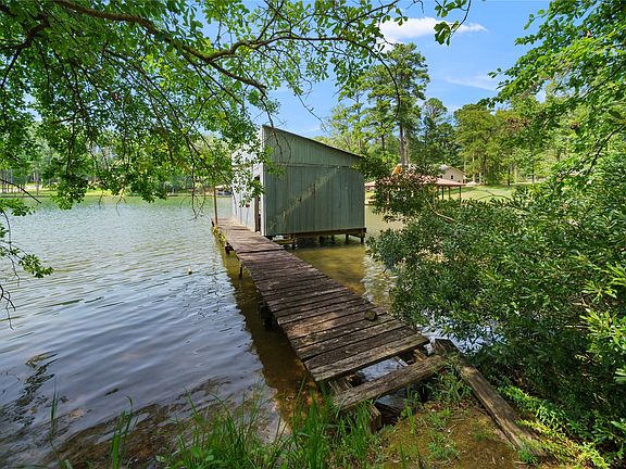 2nd image of 1750 County Road 3107