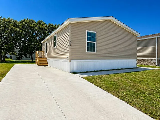 3 bed, 2.0 bath, 1120 sqft, $1,700 — Photo 1