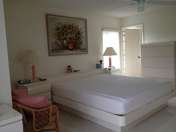 3rd image of 7290 Kinghurst Drive #410