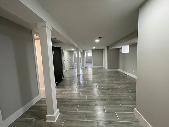 3rd image of 426 Stuyvesant Ave