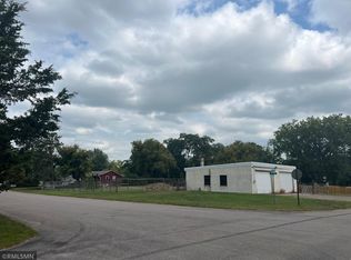 706 9th St N, Princeton, MN 55371