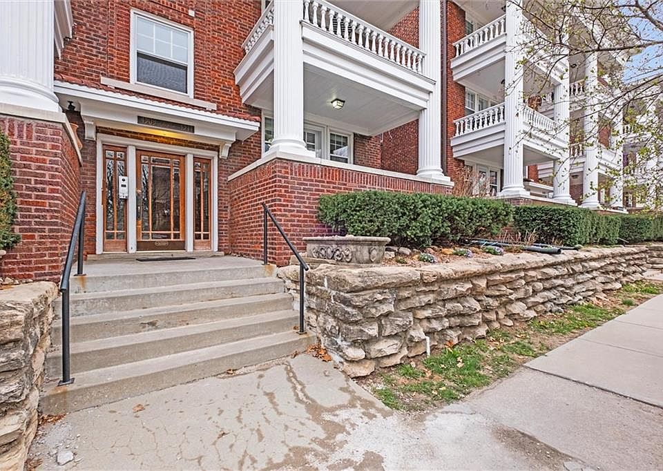 1st image of 4311 McGee St APT 1S
