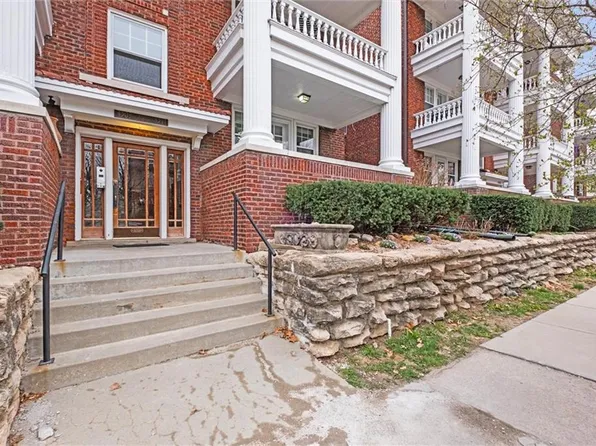 4311 McGee St APT 1S, Kansas City, MO 64111