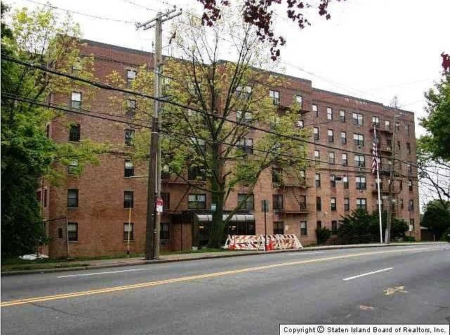2nd image of 1160 Richmond Rd APT 4B