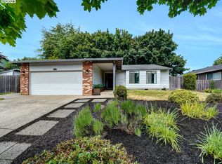 12755 SW Tarpan Dr, Beaverton, OR 97008