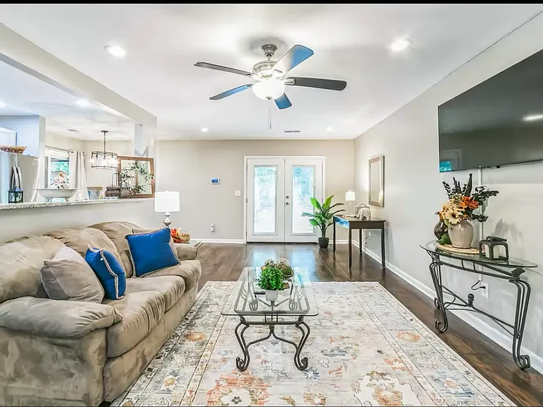 5121 Martins Crossing Rd — Photo 11