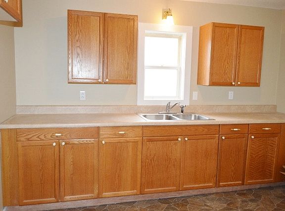 2nd image of 104 S Sassafrass St