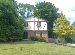 1156 Greenridge Ln, Pittsburgh, PA 15220