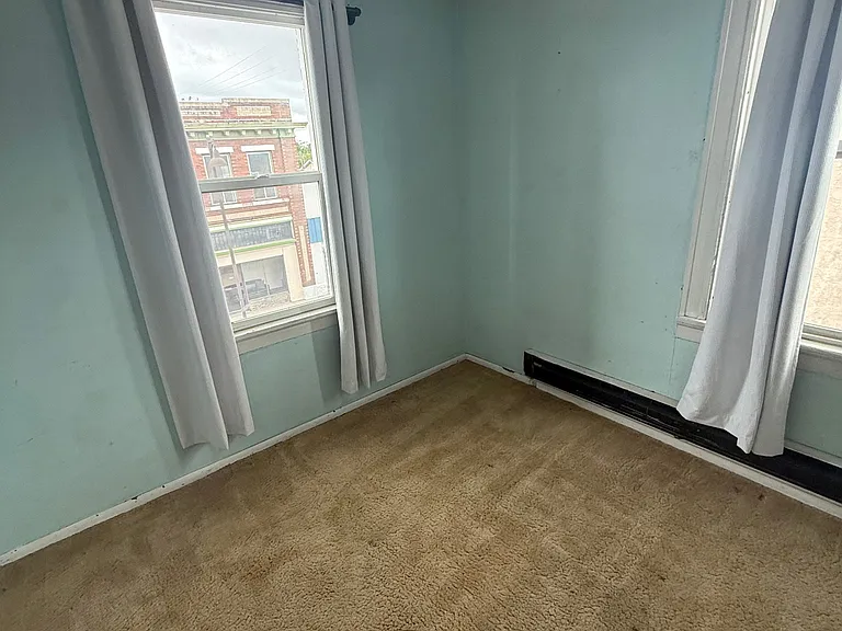 30 College Ave — Photo 9