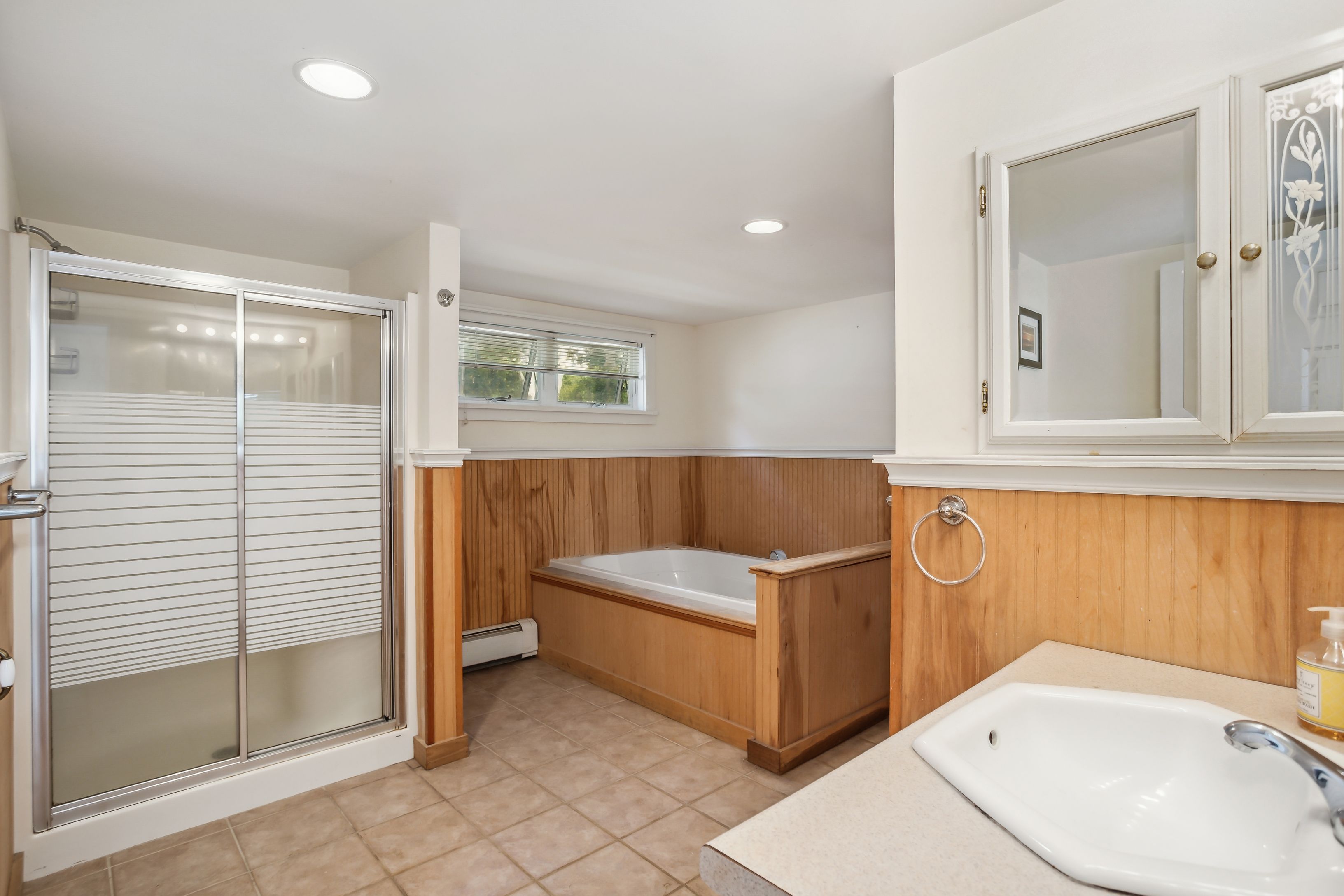 9 Little Fresh Pond Rd in Southampton Out East