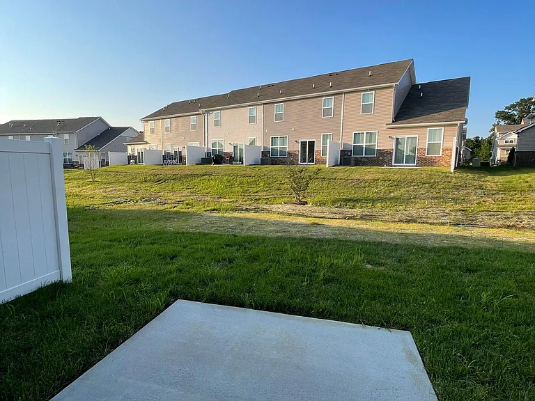 558 Trinity Way — Photo 15