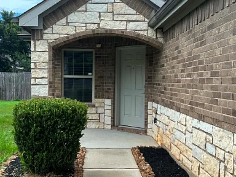 1707 Hickory Burl Ln — Photo 2