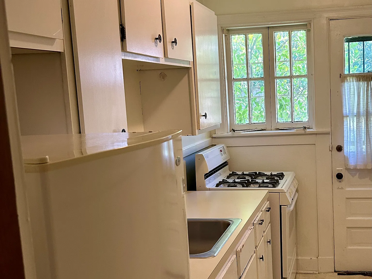 3253 Overland Pl — Photo 2