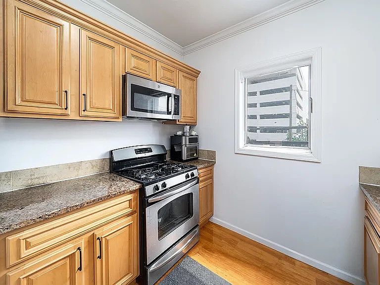 1st image of 528 52nd St APT 101