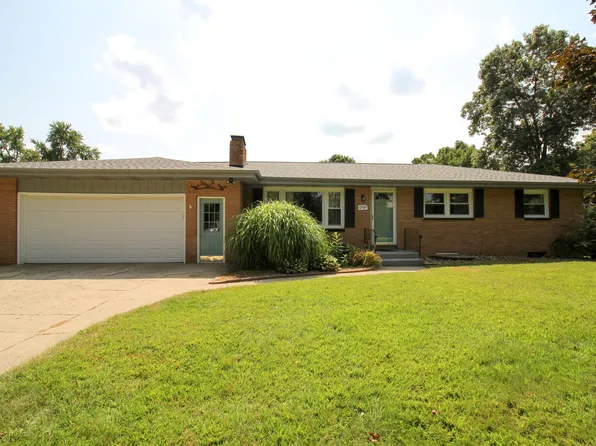 17197 Moorepark Rd, Three Rivers, MI 49093