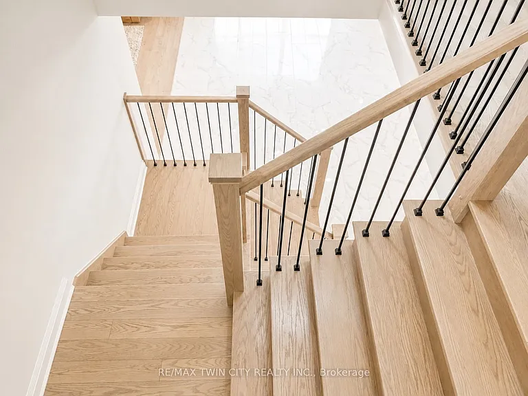 514 Bridgemill Cres — Photo 13