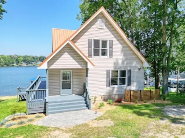 576 S Lake Forest Dr, Cross Hill, SC 29332