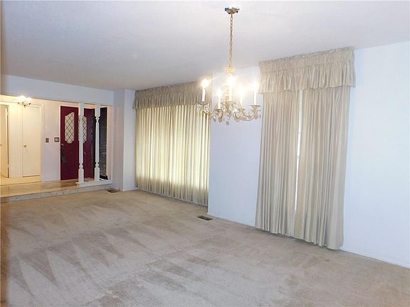 4th image of 2313 NW 113th Pl