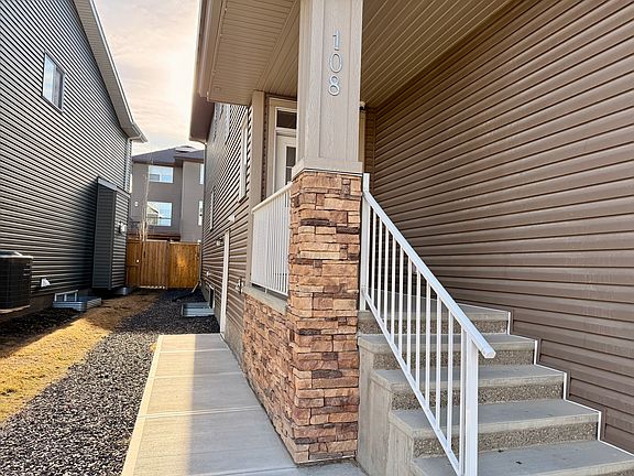 2nd image of 108 Evansglen Cir NW