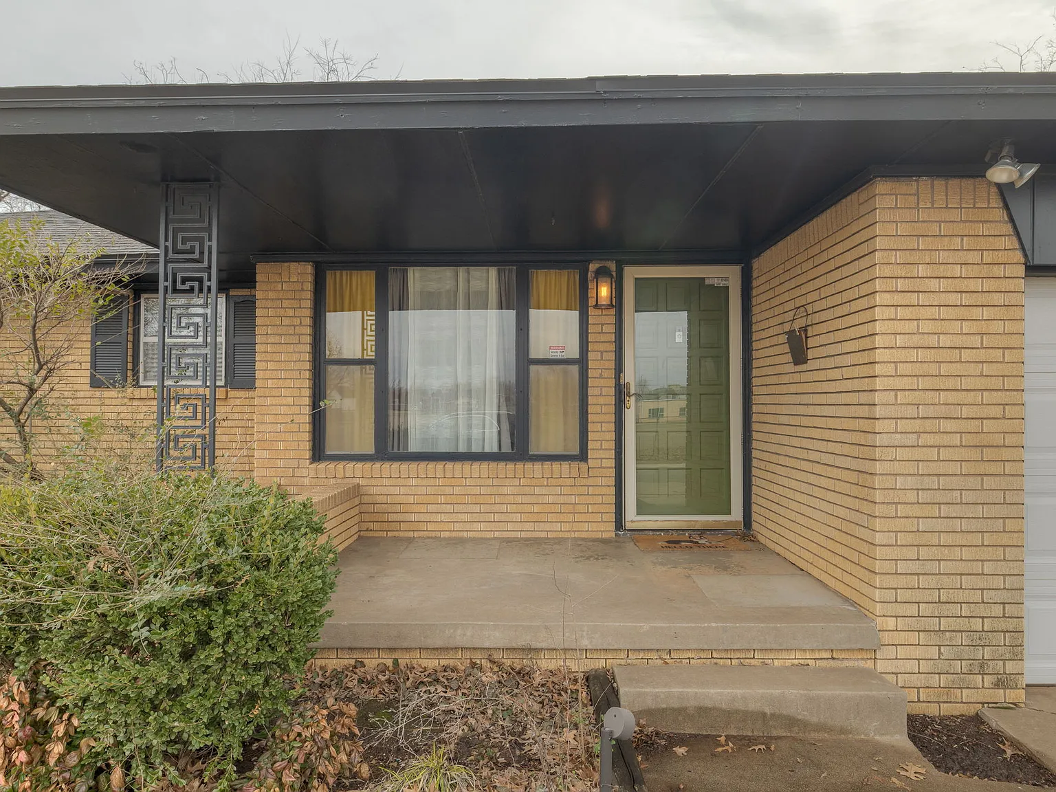 3 bed, 1165 sqft, $1,550 — Photo 2