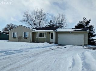 6106 Rocking Chair Rd, Grand Blanc, MI 48439