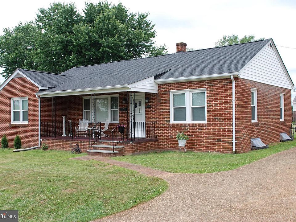 1st image of 884 Hilltop Dr