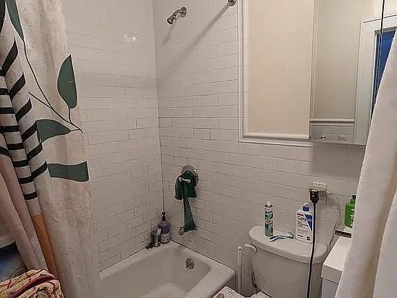 5th image of 162 W 80th St APT 4H