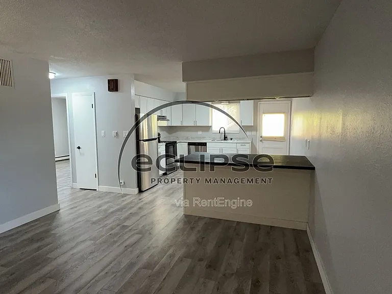 Summit View Apartments — Photo 129