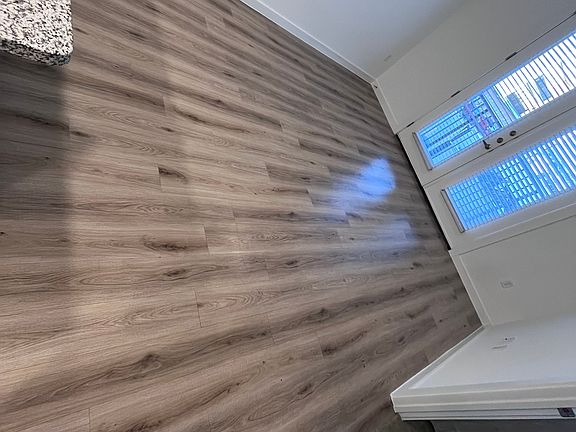 4th image of 209 S Garland Ave #3220
