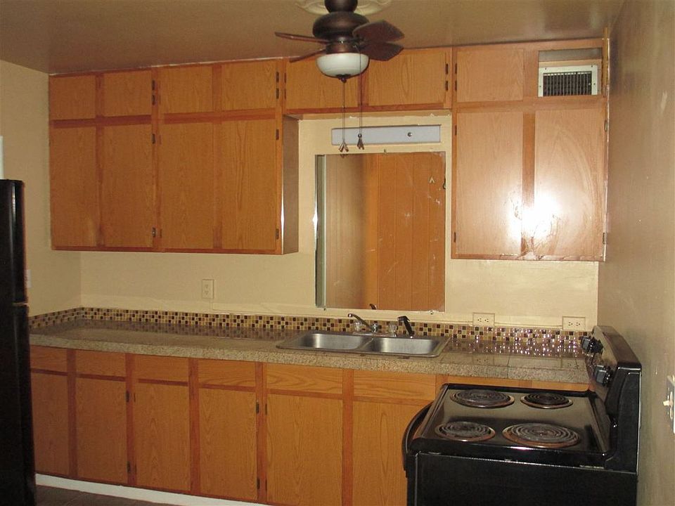 2nd image of 1344 E La Mesa St