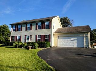 S62W23225 Fern Dr, Waukesha, WI 53189