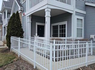 2215 Aurora Dr UNIT 7, Hampshire, IL 60140