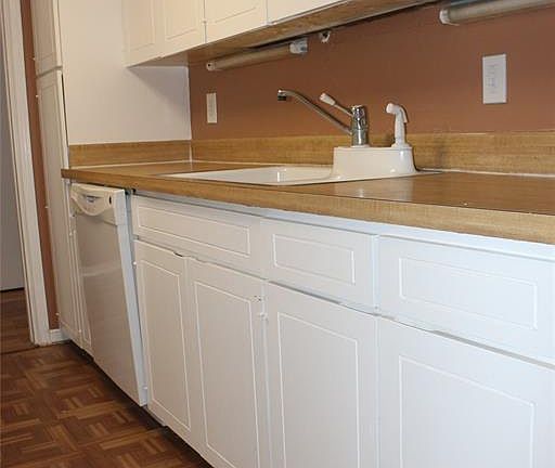 4th image of 562 E Avenue J APT D
