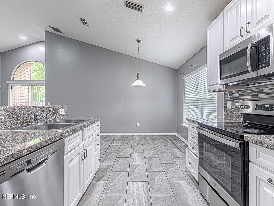 1st image of 2243 Trailwood Dr