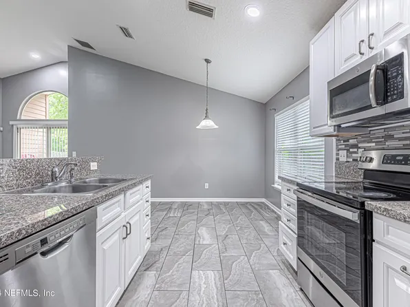 2243 Trailwood Dr, Fleming Island, FL 32003