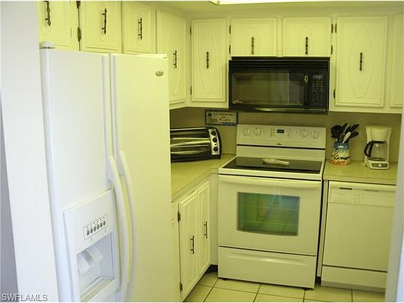 4th image of 325 Charlemagne Blvd APT 105C