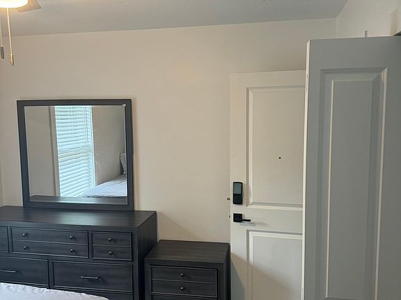5th image of 2226 S Burdick St #3
