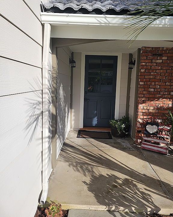 2nd image of 24932 Sara Ln