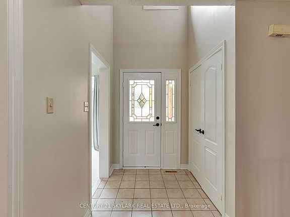 5th image of 4 Leeward Dr