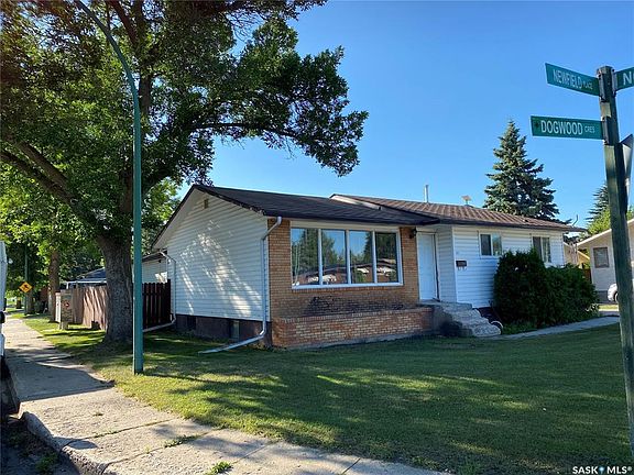 2nd image of 60 Dogwood Cres
